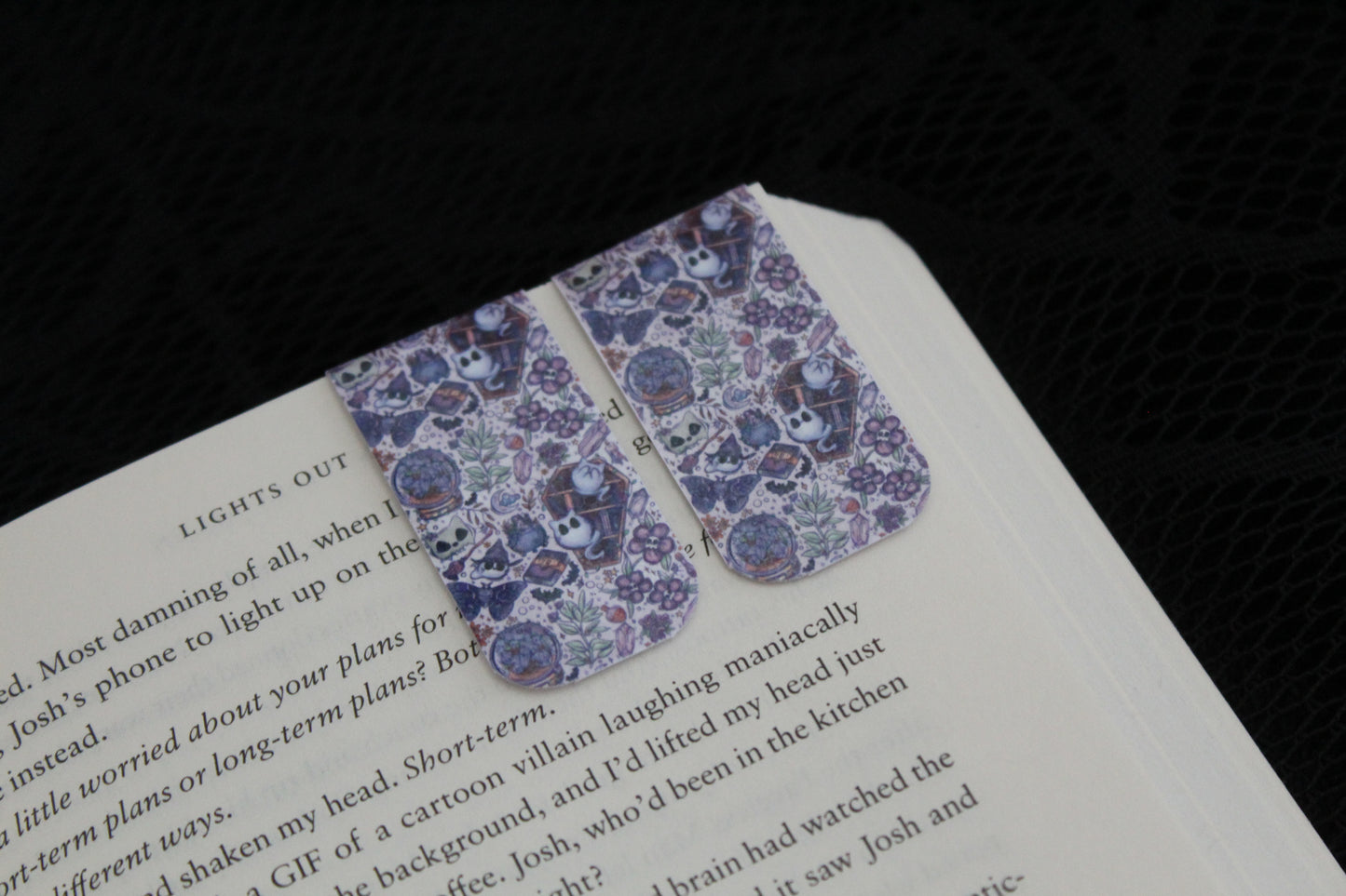 Witchy Kitty Bookshelf - Holographic Magnetic Bookmark