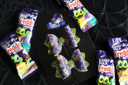 Chocolate Frog Bow Set